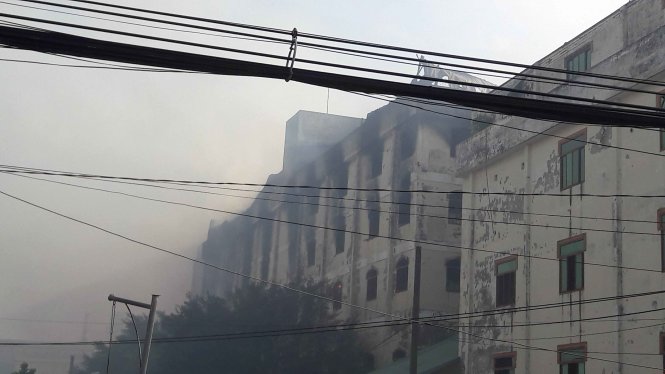 Công ty may Kwong Lung- Meko bị cháy sẽ được xây dựng lại trong tháng 7-2017 - Ảnh: Lê Dân