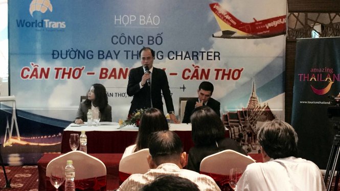 Ông Trần Tường Huy, phát biểu tại buổi họp báo công bố đờng bay Cần Thơ- Bangkok - Ảnh: H.T.D