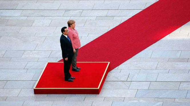 Thủ tướng Đức Angela Merkel tiếp đón Thủ tướng Trung Quốc Lý Khắc Cường tại Berlin (Đức) ngày 31-5 - Ảnh: Reuters