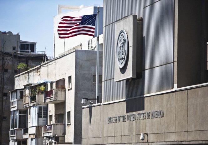 Tòa nhà đại sứ quán Mỹ ở Tel Aviv, Israel - Ảnh: Reuters