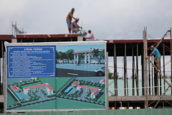 Công trình thi công Trường THCS Hưng Nhượng, huyện Giồng Trôm, tỉnh Bến Tre bị chậm tiến độ 1 tháng do không có cát lấp để tiếp tục các hạng mục tiếp theo - Ảnh: Mậu Trường