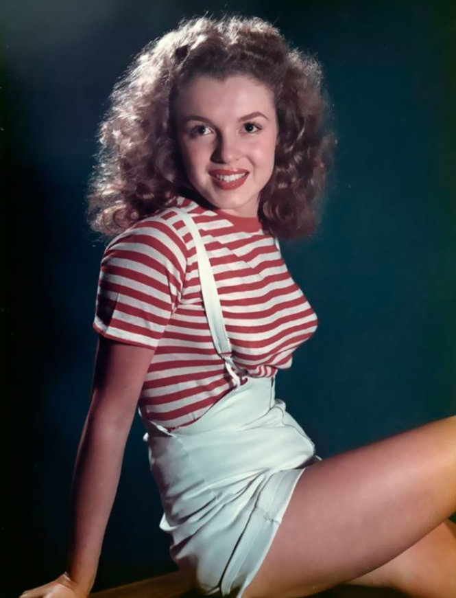 Marilyn Monroe lúc mới bước chân vào làng người mẫu, năm 1945 - Ảnh: Michael Ochs Archives/Getty Images