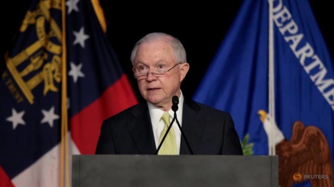 Bộ trưởng Tư pháp Mỹ Jeff Sessions trình bày tại Hội nghị Hành pháp Quốc gia về Bóc lột con người ở Atlanta, Georgia - Ảnh: Reuters