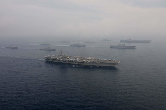 Các chiến hạm của Mỹ và Nhật hoạt động tại vùng biển giữa Nhật Bản và Triều Tiên ngày 1-6 - Ảnh: AFP