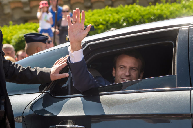 Tổng thống Pháp Emmanuel Macron đang cho thấy sức hấp dẫn không thể phủ nhận từ những người trẻ như ông trong đời sống chính trị Pháp - Ảnh: Reuters
