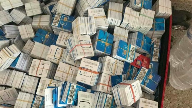 Hàng trăm ngàn thẻ SIM thu giữ được - Ảnh: Motherboard
