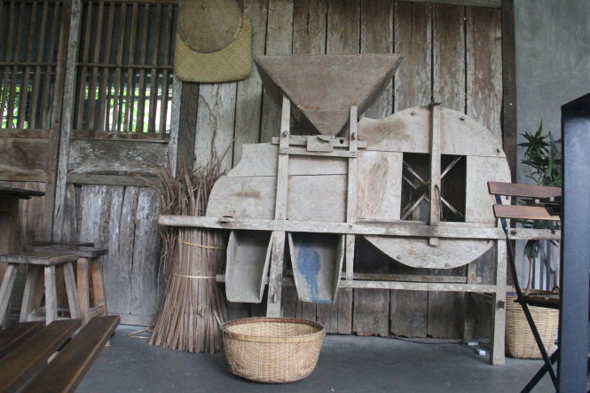 Chiếc máy quạt thóc đưa khách trở về tuổi thơ gắn với đồng quê
