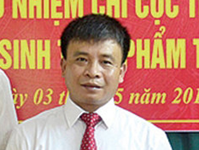 Ông Chu Trọng Trang khi nhận quyết định bổ nhiệm giữ chức chi cục trưởng Chi cục An toàn vệ sinh thực phẩm tỉnh Nghệ An - ẢNH: Thanh Thanh