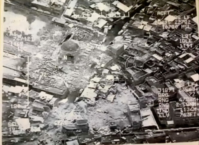 Hình ảnh trích từ đoạn phim quay khu vực đền thờ và tháp cổ cho thấy di tích đã bị phá hủy - Ảnh: Reuters