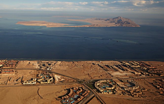 Hai đảo không người ở Tiran và Sanafir ở phía Nam vịnh Aqaba trên Biển Đỏ - Ảnh: AFP