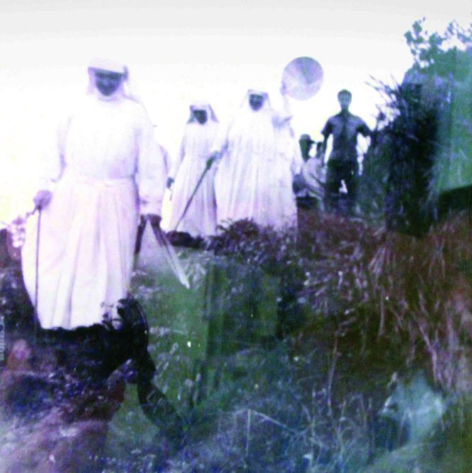 Các nữ tu đi tìm địa điểm xây dựng bệnh viện khi đến Quy Hòa - Ảnh tư liệu