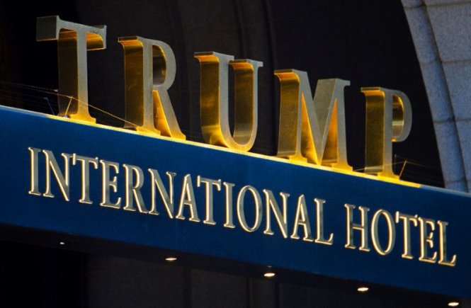 Khách sạn quốc tế Trump ở Washington khai trương chỉ vài tuần trước khi ông Trump đắc cử tháng 11 năm ngoái - Ảnh: AFP
