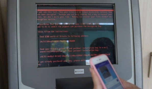 Mã độc mới, một phiên bản cải tiến của Petya, đã ảnh hưởng đến nhiều ngân hàng tại Ukraine và khiến cho hệ thống ATM tại nước này bị tê liệt - Ảnh: Reuters