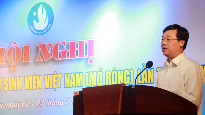 Anh Lê Quốc Phong phát biểu kết luận Hội nghị BCH TW Hội SVVN khóa IX,lần thứ sáu mở rộng sáng 3-7, tại Vũng Tàu - Ảnh: ĐÔNG HÀ