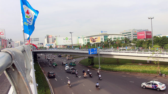Công trình được xây dựng sẽ góp phần xóa kẹt xe tại khu vực sân bay Tân Sơn Nhất - Ảnh: Hồng Ly