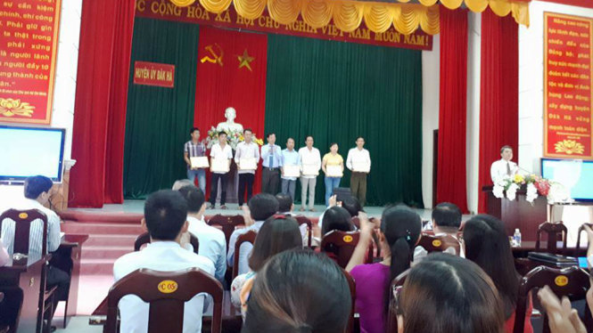 UBND huyện Đăk Hà khen thưởng người dân tham gia cứu người bị nạn