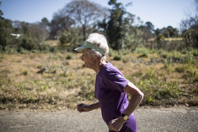 Cụ bà 85 tuổi vẫn chạy 8km mỗi buổi sáng - Ảnh: AFP