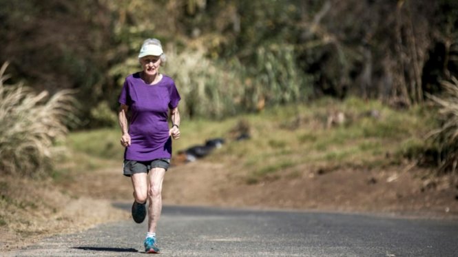 Cụ bà 85 tuổi vẫn chạy 8km mỗi buổi sáng - Ảnh: AFP
