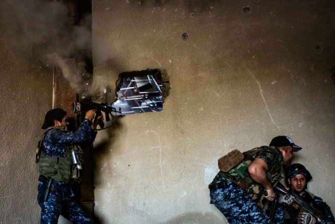 Đạn của IS rơi sát bên lực lượng Iraq