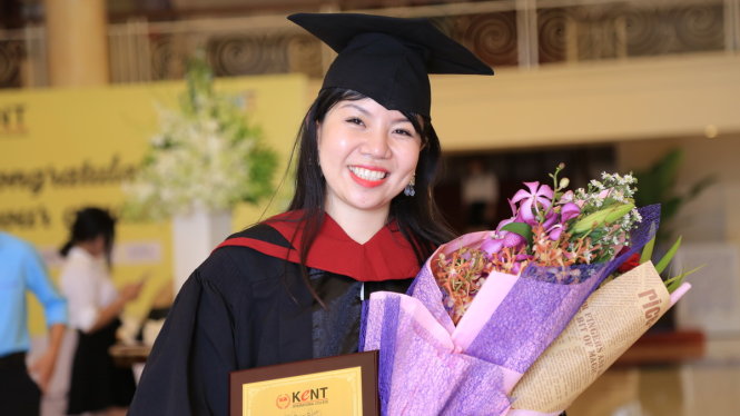 Sinh viên xuất sắc khoa Quản trị Kinh doanh 2017 - Nguyễn Thị Kiều Oanh đã nhận được học bổng du học Úc toàn phần cho 02 năm tại Học viện Kent Úc