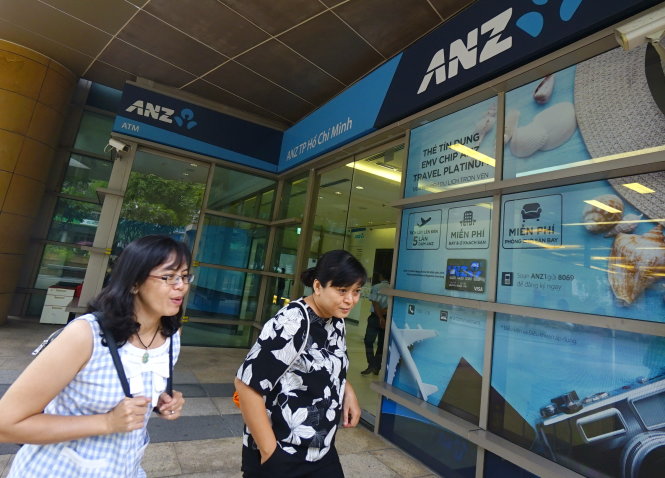 Ngân hàng Shinhan VN đã mua lại mảng bán lẻ của ANZ tại Việt Nam. Trong ảnh: trụ sở Ngân hàng ANZ VN chi nhánh TP.HCM tại quận 1 - Ảnh: Quang Định