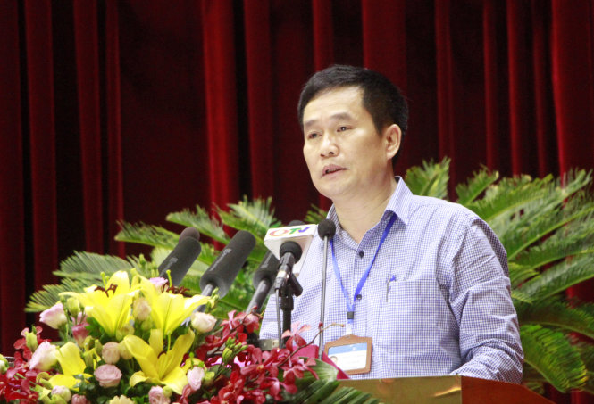 Phó giám đốc sở Du lịch Quảng Ninh Trịnh Đăng Thanh trả lời chất vấn - Ảnh: Hải Hiếu
