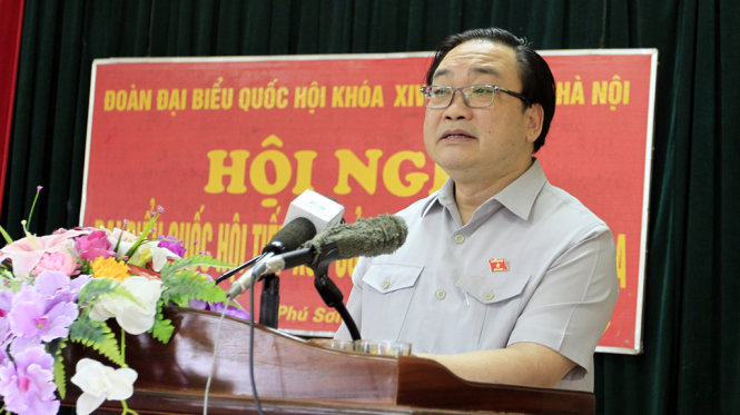 Bí thư Thành ủy Hà Nội Hoàng Trung Hải phát biểu với cử tri - Ảnh: Lâm Hoài