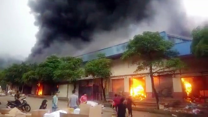 Cháy chợ cửa khẩu Tân Thanh