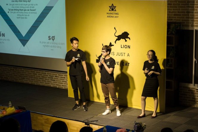 ​Đội sinh viên CLC giành giải Quán quân cuộc thi Marketing Arena 2017