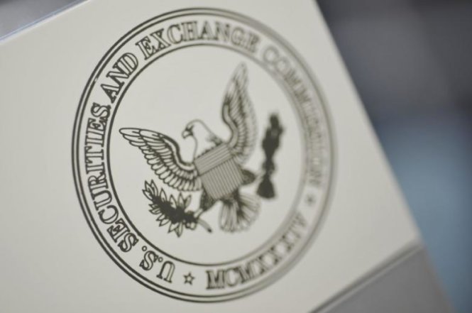 Biển hiệu của Ủy ban Chứng khoán và Hối đoái Mỹ (SEC) - Ảnh: Reuters
