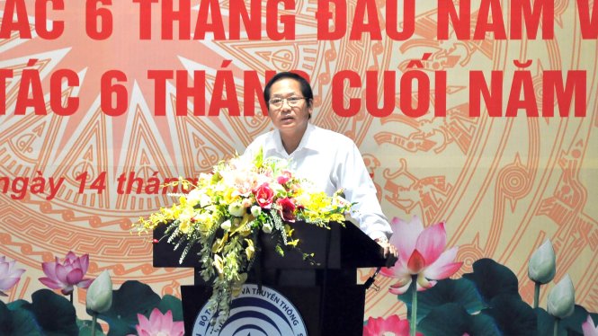 Ông Trương Minh Tuấn, Bộ trưởng Bộ Thông tin - Truyền thông phát biểu tại hội nghị - Ảnh: V.V.TUÂN