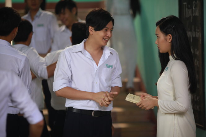 Diễn viên Ngô Kiến Huy (vai Thư) và Miu Lê (vai Việt An) trong phim Cô gái đến từ hôm qua - Ảnh: ĐPCC