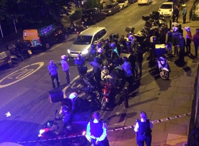 Hiện trường tại một vụ tấn công bằng a-xit ở thủ đô London (Anh) ngày 13-7 - Ảnh: Reuters
