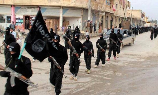 Những phiến quân IS tại Raqqa, Syria - Ảnh: AP