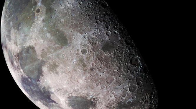 Các nhà khoa học cho rằng những lớp trầm tích núi lửa đang giữ một lượng nước trên mặt trăng - Ảnh: NASA