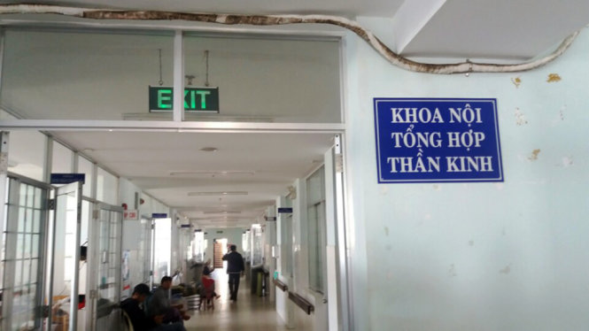 Khoa Nội tổng hợp thần kinh Bệnh viện đa khoa tỉnh Khánh Hòa, noi đang cấp cứu, điều trị cho nhiều bệnh nhân bị ngộ độc hải sản ở Nha Trang - Ảnh: Thanh Trúc