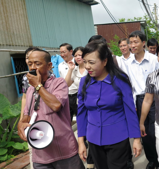 Bộ trưởng Bộ Y tế Nguyễn Thị Kim Tiến kiểm tra công tác phòng chống dịch sốt xuất huyết tại Q.12, TP.HCM