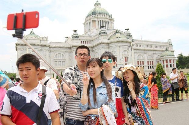 Du khách Trung Quốc tại Thái Lan - Ảnh: AFP