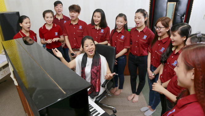 Giờ thực hành thanh nhạc của sinh viên Trường ĐH Nguyễn Tất Thành.