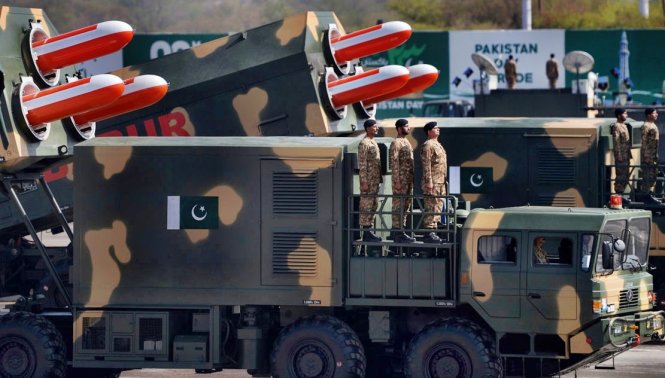 Tên lửa Babur của Pakistan trong lễ duyệt binh hôm 23-3-2017 - Ảnh: THE NEWS