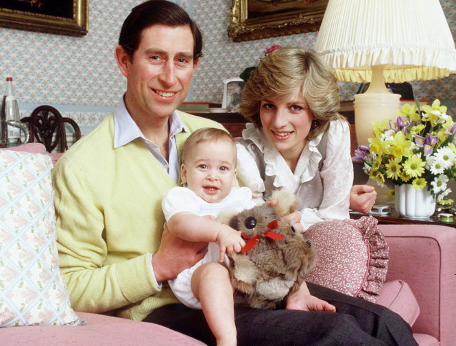 Hai vợ chồng Công nương Diana và Hoàng tử William trong cung điện Kensington năm 1983 - AFP
