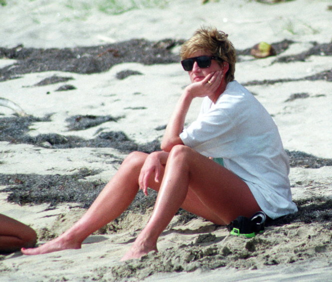 Công nương Diana trong lần nghỉ mát ở bãi biển đảo Nevis đầu tháng 1-1993 - Ảnh: REUTERS