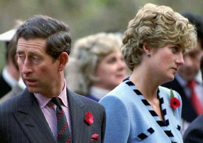 Thái tử Charles và công nương Diana vào tháng 11-1992 - Ảnh: REUTERS