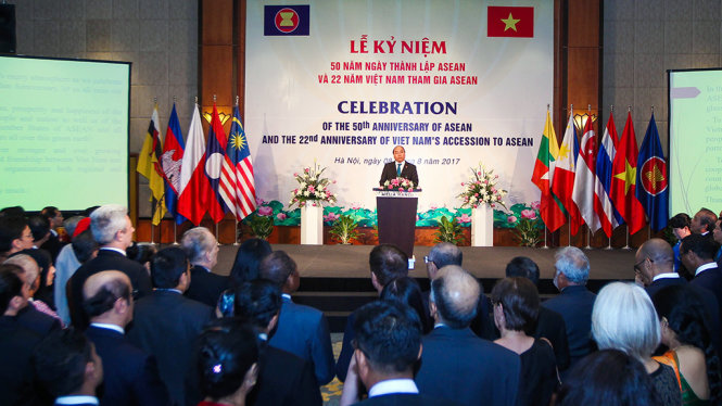Thủ tướng Nguyễn Xuân Phúc phát biểu khai mạc lễ kỷ niệm 50 năm thành lập ASEAN