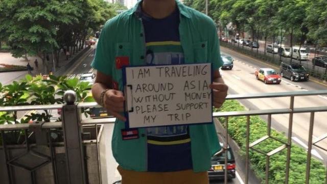 Nhiều thanh niên trẻ người nước ngoài kêu gọi lòng hảo tâm để giúp mình đi du lịch - Ảnh: TWITTER