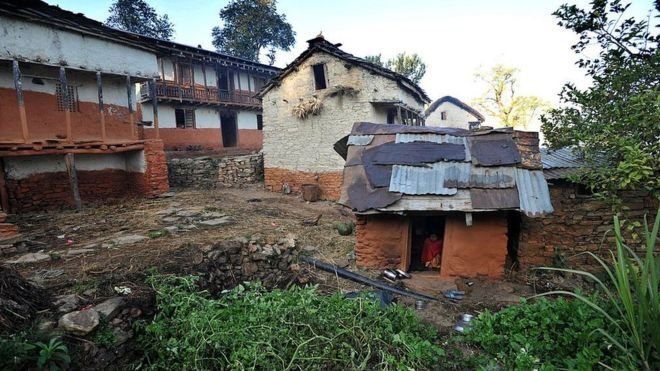 Một túp lều mà phụ nữ Nepal thường phải ngủ trong những kì kinh nguyệt. Ảnh: BBC