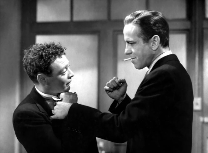 Sam Spade không ngần ngại ra tay với kẻ ngáng đường mình