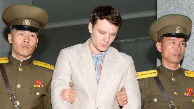 Sinh viên Otto Warmbier về nhà trong tình trạng hôn mê sau 1 năm bị giam giữ tại Triều Tiên - Ảnh: Reuters