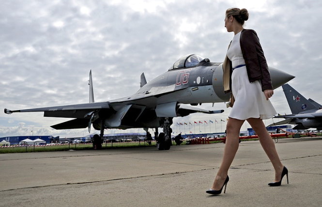 Lần đầu tiên trong lịch sử hiện đại, Nga sắp cho ra lò các nữ phi công chiến đấu - ảnh: TASS