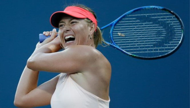 Sharapova đang gặp chấn thương cánh tay trái. Ảnh: GETTY IMAGES